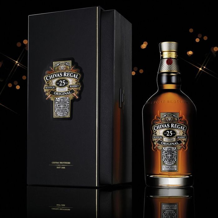 Scotch Whisky Blend 25 ans  Embouteillage officiel numéroté limité 