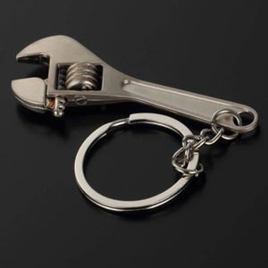 Porte-clés outil clé a molette nouveauté.