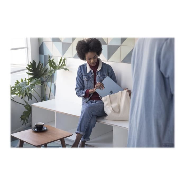 Microsoft Surface Laptop Core i7 7660U - 2.5 GHz3