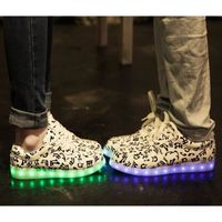 BASKET LED chaussure clignotante avec 7 couleurs led USB BASKET LED chaussure clignotante avec 7 couleurs led USB
