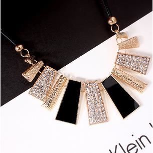 Femmes Fantaisie Bib Collier Surdimensionné Bijoux De partie De Collier