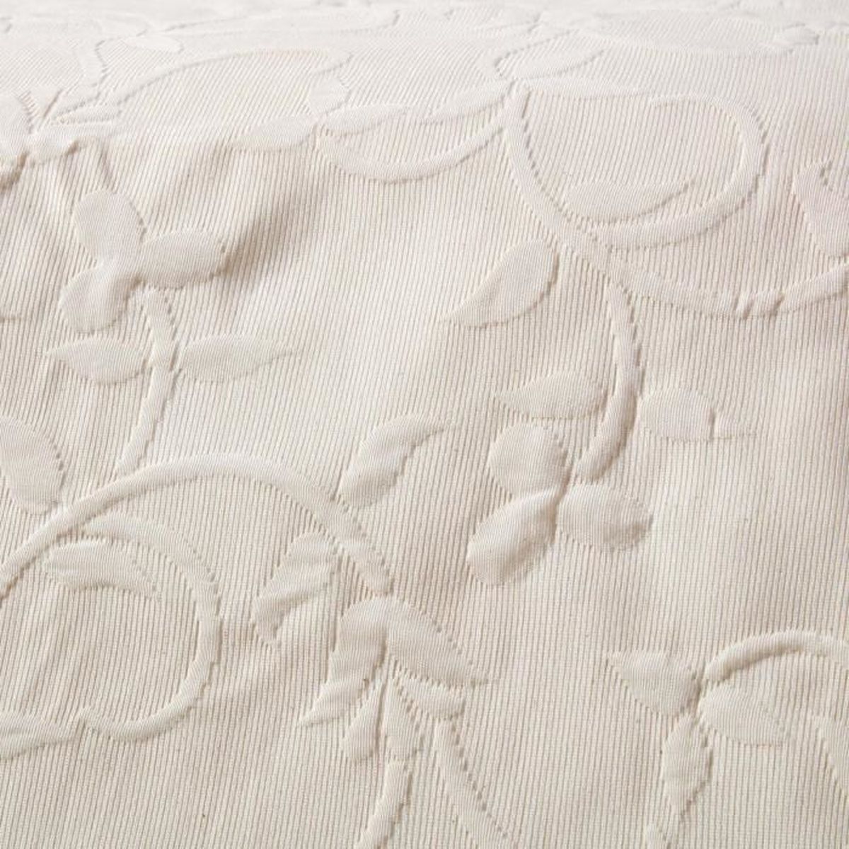 180 x 260 cm Couvre-lit cr/ème matelass/é Motif en Relief HOMESCAPES