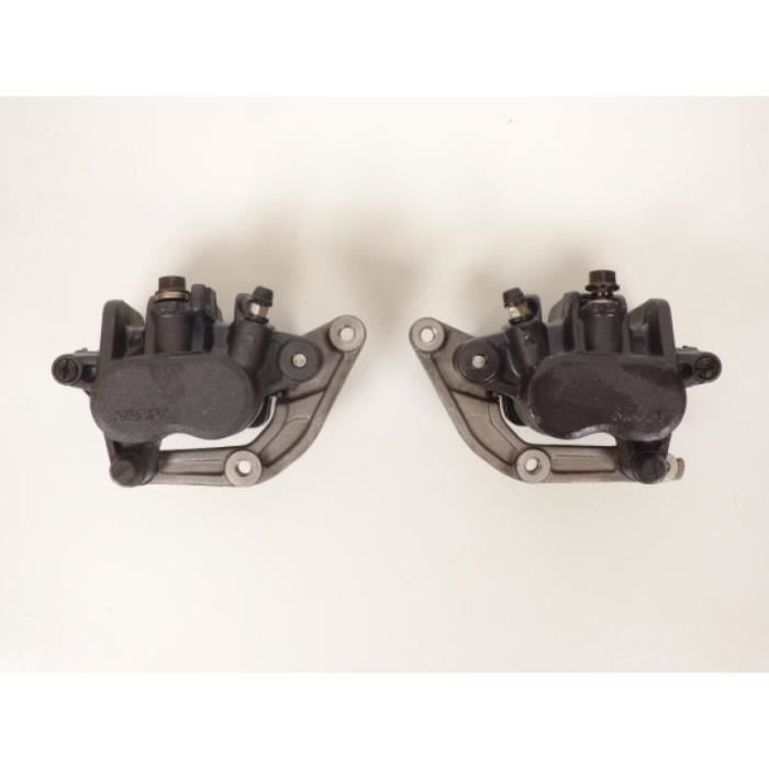 https://i2.cdscdn.com/pdt2/9/5/1/1/700x700/auc2009877617951/rw/etrier-de-frein-avant-moto-honda-600-cbr-pc31.jpg