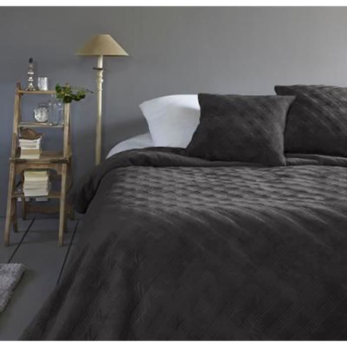 Couvre lit coloris gris foncé en polyester avec 2 taies ...